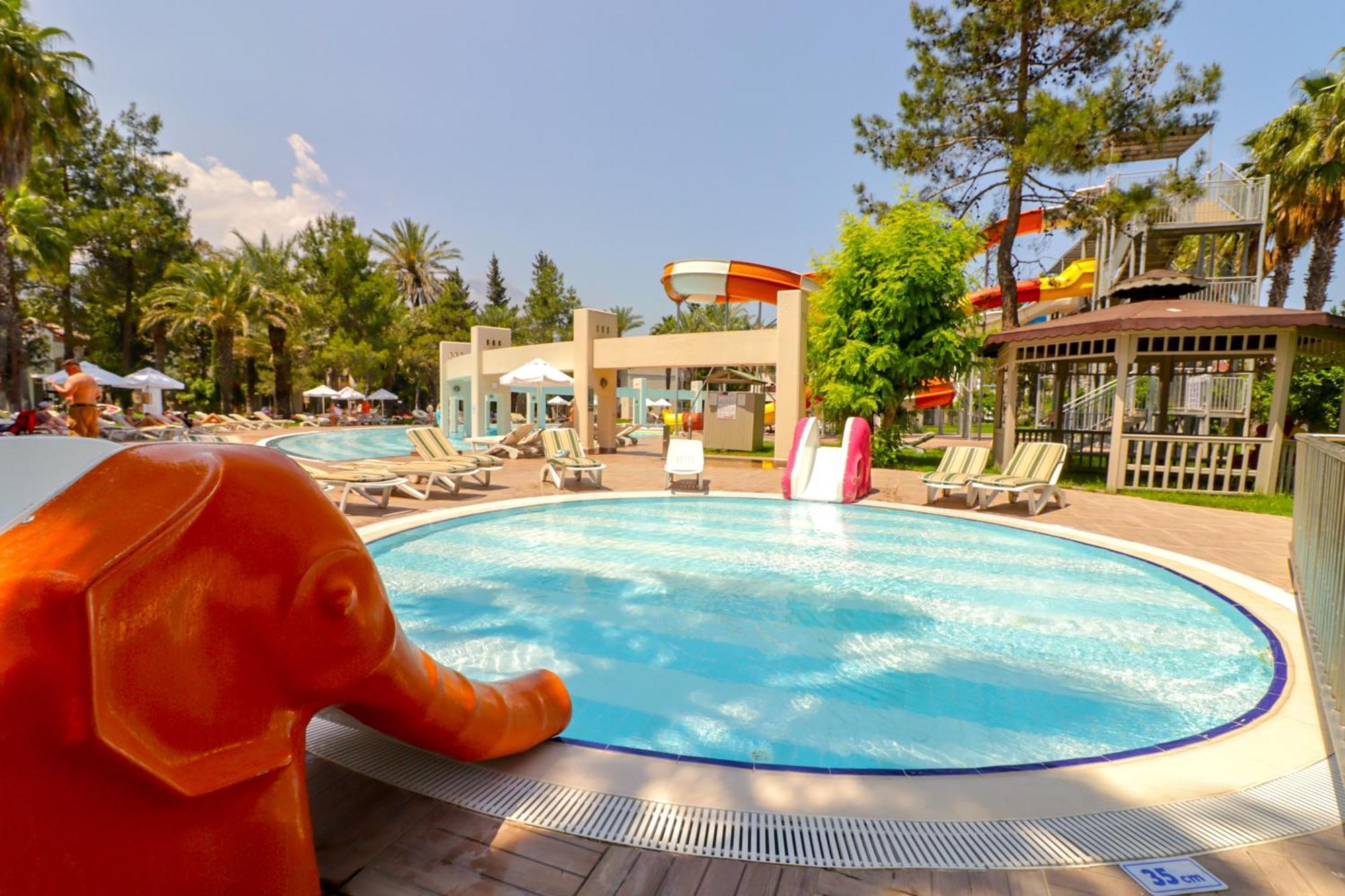 Queen'S Park Goynuk Hotel Kemer Exterior photo